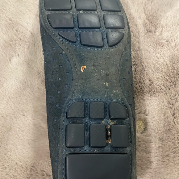 LV Authentic mens shoes size 9.5--gently used. Assortment of atules - Picture 2 of 6